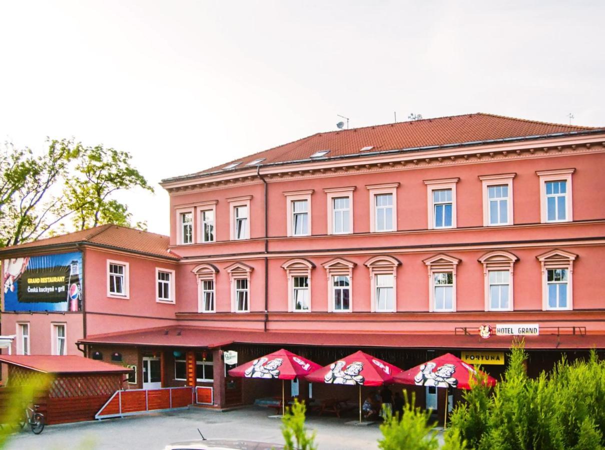 Grand Hotel Jaromer Exterior photo